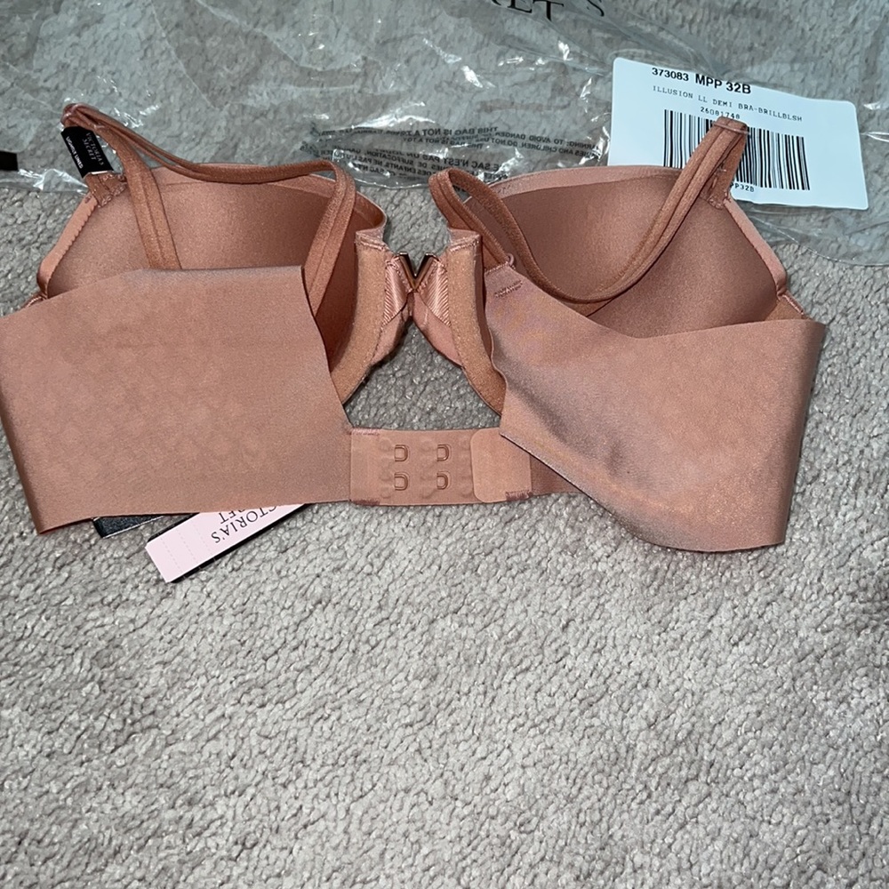 NWT✨Victoria’s Secret Illusion Demi Bra - Picture 3 of 8
